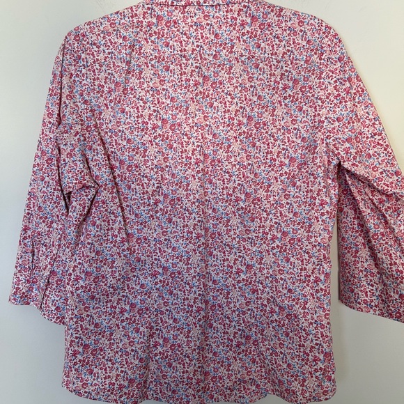 L.L. Bean Wrinkle Free Pink Floral Button Shirt Blouse Size Small 100% Cotton - Picture 6 of 6